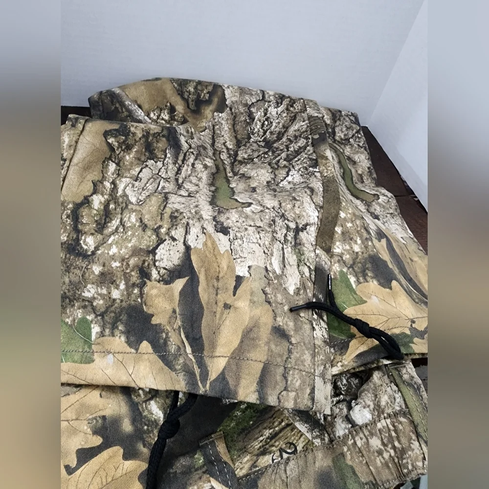 NWT Realtree Brand 6 Pocket Cargo Hunting Pants In Size XXL (44-46)